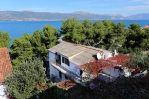 Apartments by the sea Arbanija, Ciovo - 10340